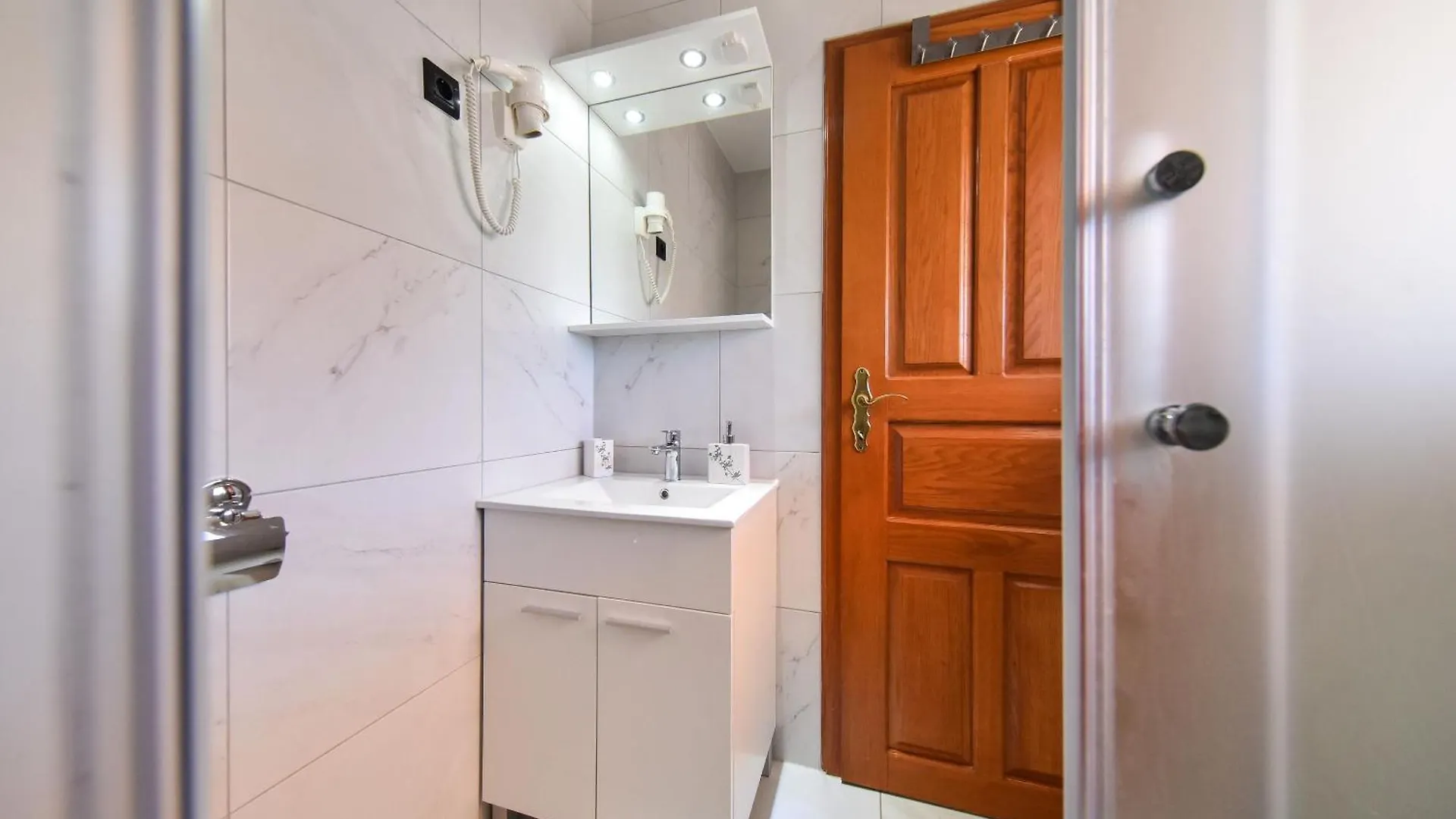 Apartments Ledinko Privlaka  Croatia